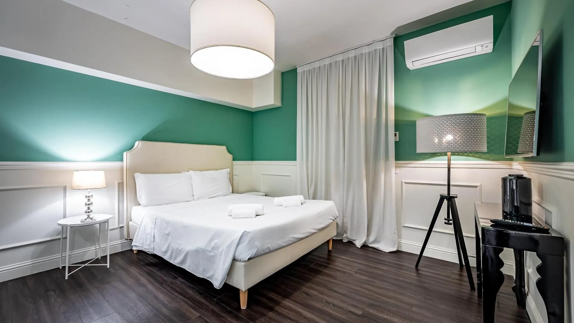 Garibaldi Luxury Apartments Prato   Prato (Prato)