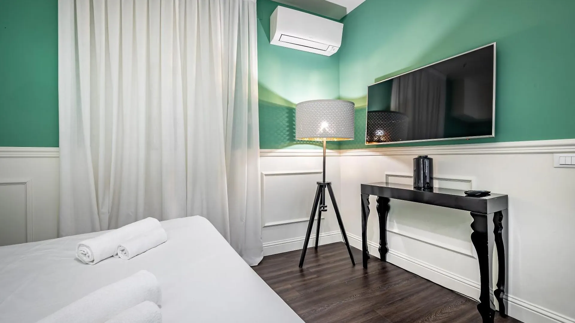 Garibaldi Luxury Apartments Prato  Itália
